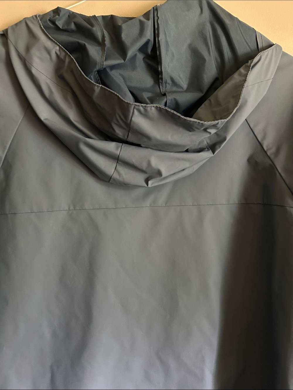 Gorgeous Columbia true rain jacket with hood💙 - Picture 4 of 6